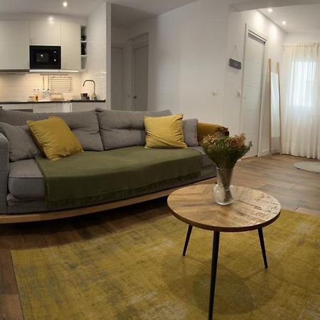 Petit Apartment Los Remedios Sevilla Exteriör bild