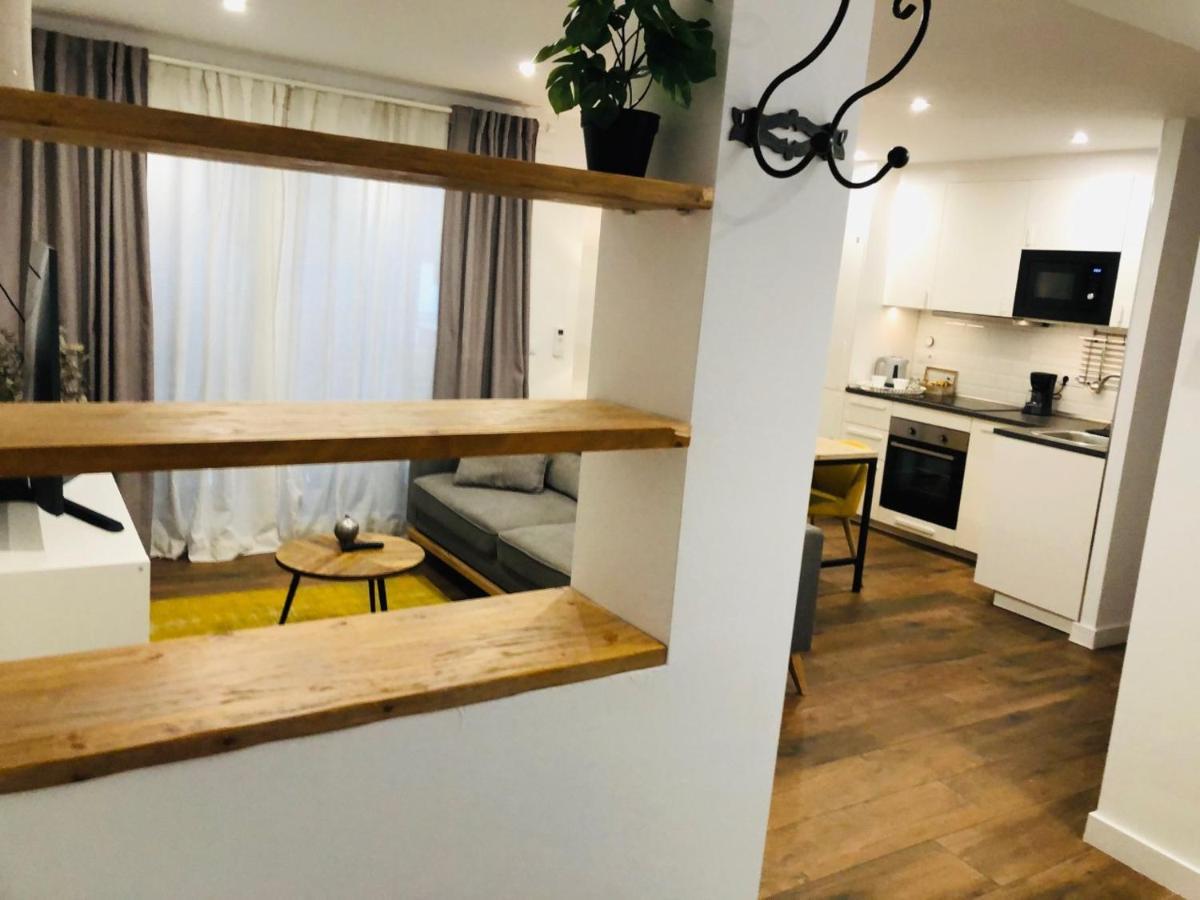 Petit Apartment Los Remedios Sevilla Exteriör bild