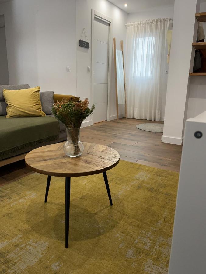 Petit Apartment Los Remedios Sevilla Exteriör bild